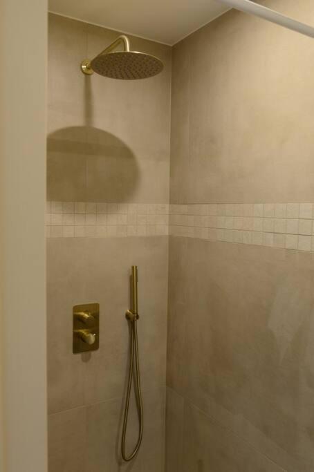 Downtown 2 Bdr Apartment ***** 3 แอนต์เวิร์ป ภายนอก รูปภาพ